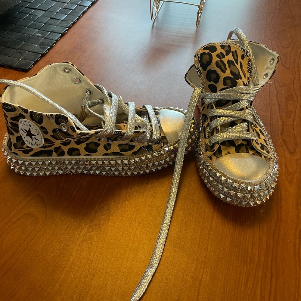 Fashion women’s sneakers